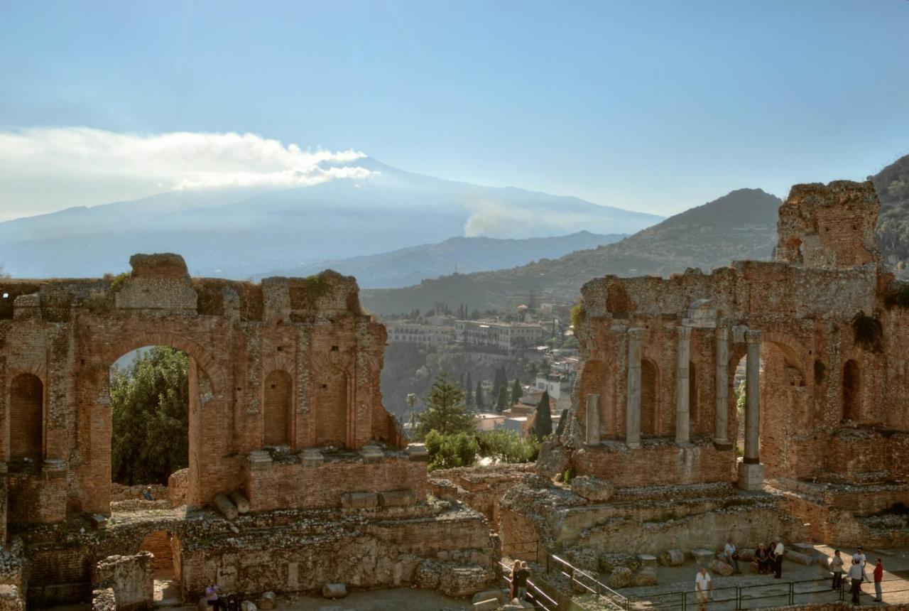 B&B Akropolis Taormina Bagian luar foto