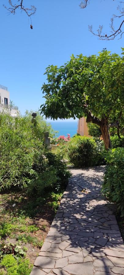B&B Akropolis Taormina Bagian luar foto