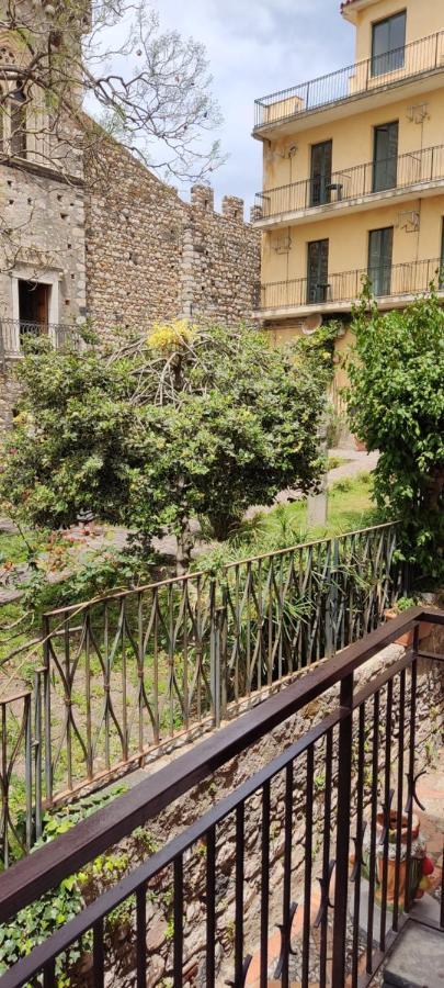 B&B Akropolis Taormina Bagian luar foto